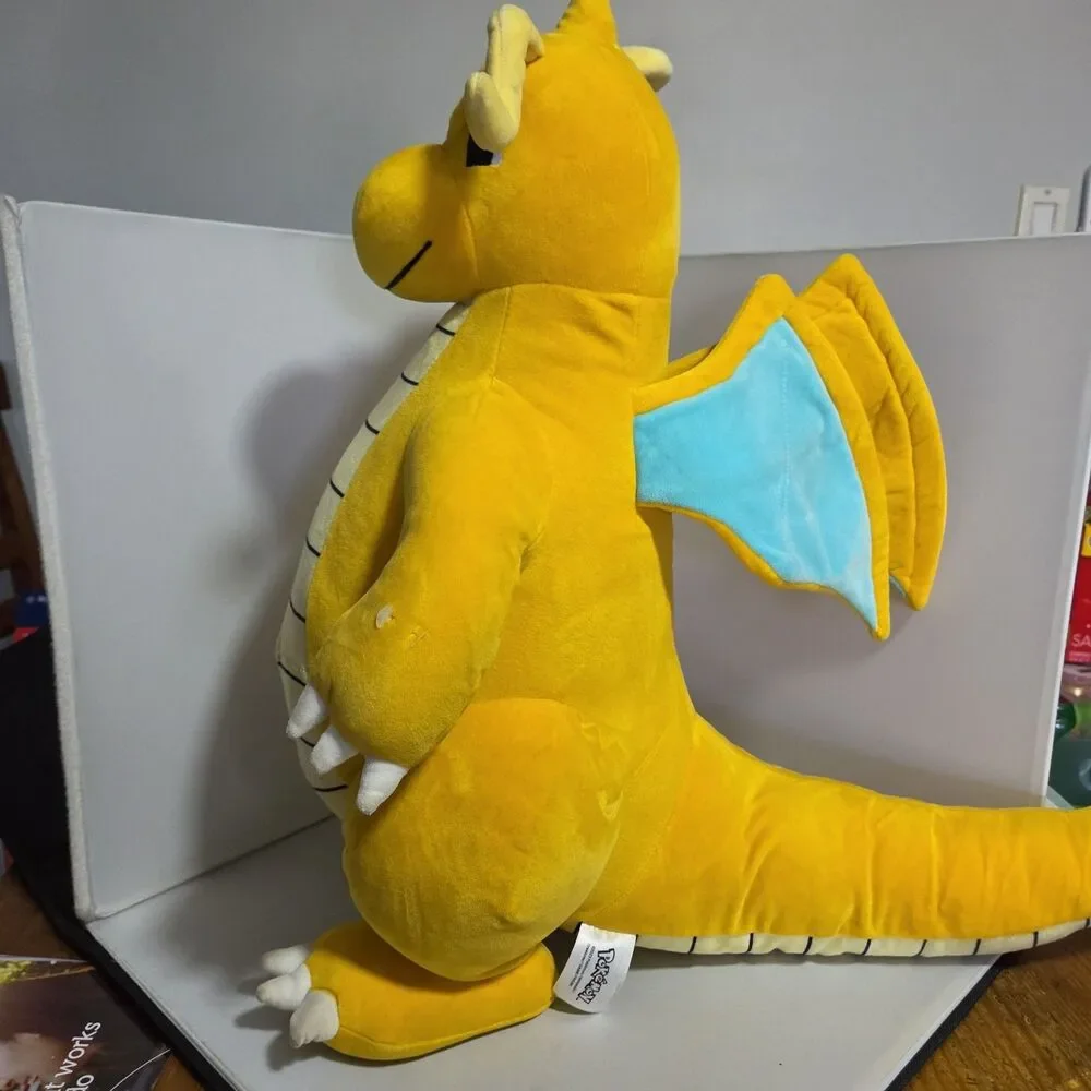 Jazwares Pokemon Jumbo Dragonite 24-in Plush New w/o tag